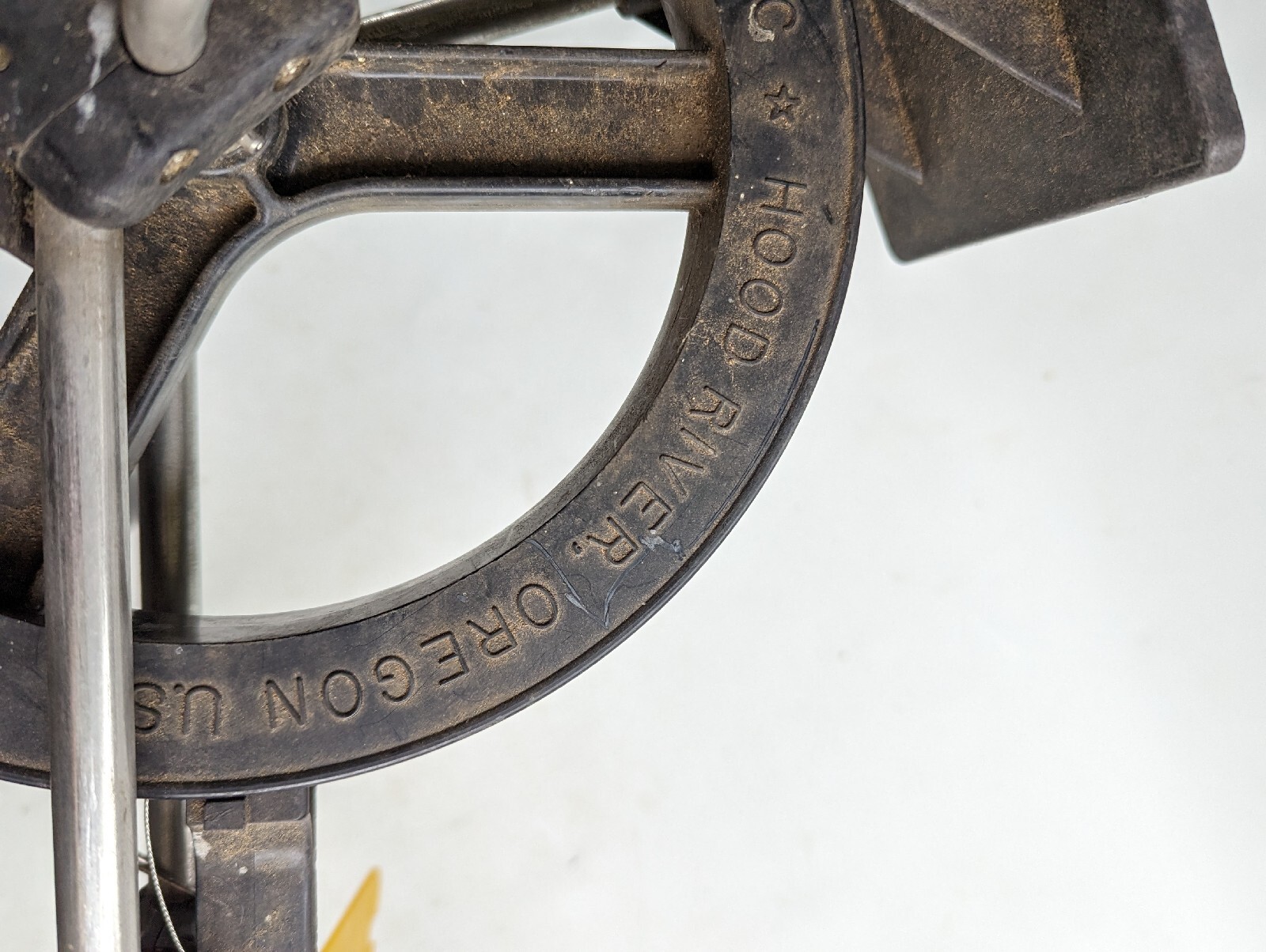 Pair of Luhr Jensen The King Manual Downriggers w/ Counters Down Rigger