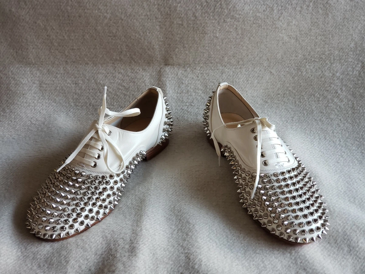 Freddy spikes top donna flat