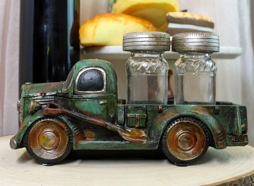 Old Fashioned Vintage Green Pickup Truck Figurine Holder W/ Salt Pepper Shakers - Bild 9 von 10