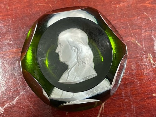 "Pisapapeles de vidrio sulfuro Ben Franklin 1954 (muy raro): verde profundo, 2,75""" - Imagen 2 de 9