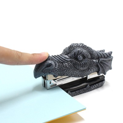 Drachenkopf-Hefter, Desktop-Hefter, Kunstharz-Ornamente, lustige Schnitzerei,