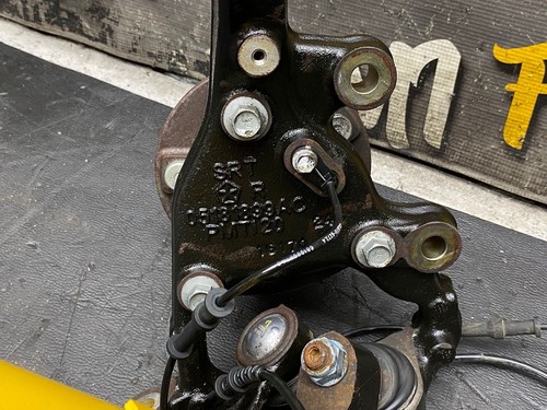 2016 Dodge Challenger SRT Hellcat Front Right Passenger Suspension Assembly - Picture 10 of 12