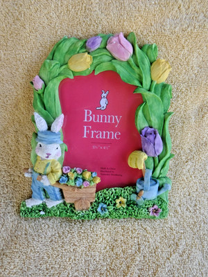 NEW/VINTAGE NANTUCKET DIST. RESIN 3-D SPRING BUNNY PICTURE FRAME, 7.5'' X 5.5''!