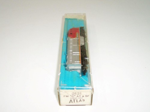 ATLAS 2131 FM “C” AT & SF Diesel Locomotive (DUMMY UNIT) - Picture 7 of 17