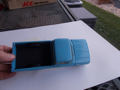 Built 1960 Ford Pickup Truck Plastic Model Kit Screw on base. - Picture 9 of 13