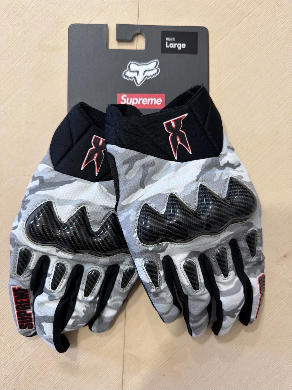 Supreme X Fox Racing DMX Bomber Gloves Size Large FW25 Snow Camo Plastic Knuckle