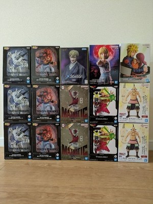 Bulk sale of 15 prize figures