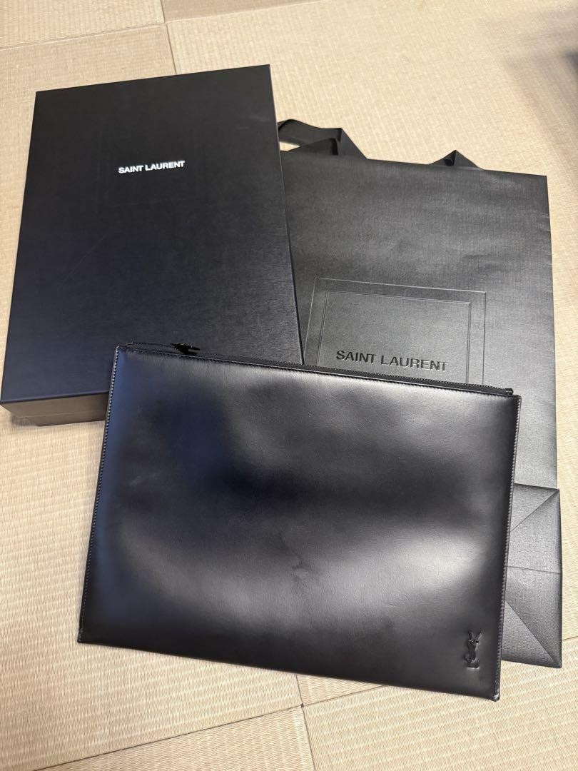 Pochette Saint Laurent in pelle nera