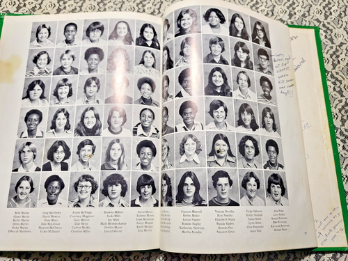 1977-THE SILVA-LINKHORNE MIDDLE SCHOOL LYNCHBURG VA YEARBOOK-ANNUAL - Picture 10 of 12