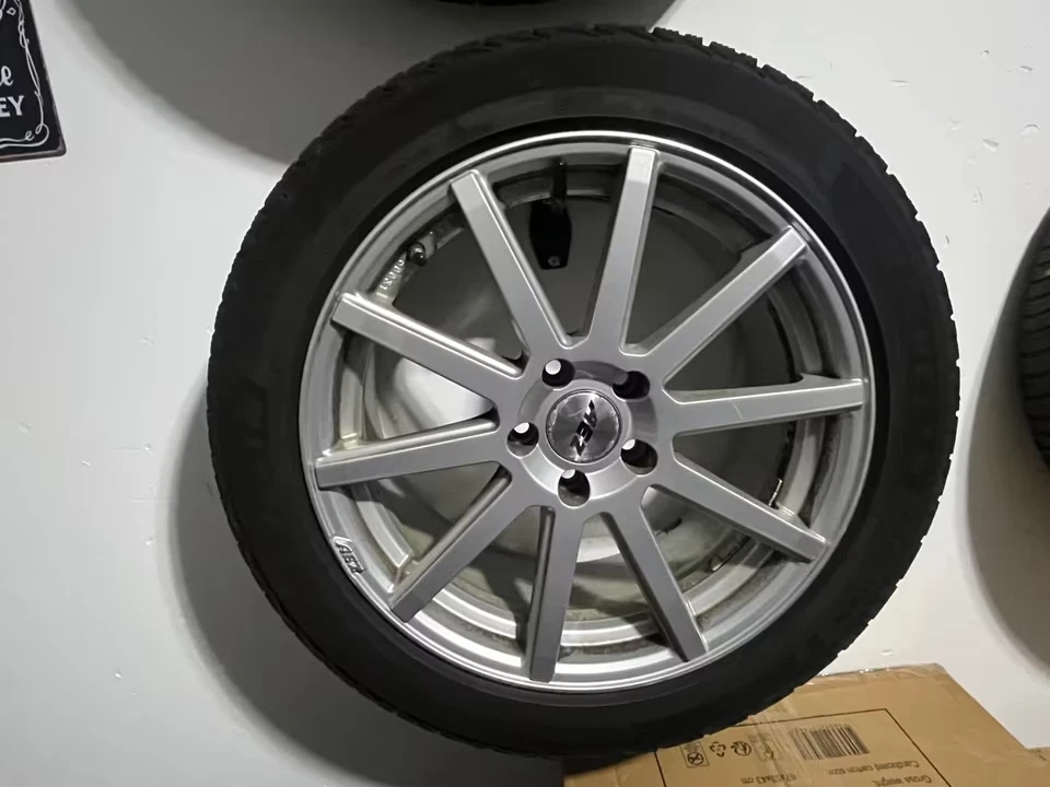 Audi A6 18 Zoll AEZ Felgen mit Michelin Winterbereifung + ABE & Schrauben - Bild 4 von 4