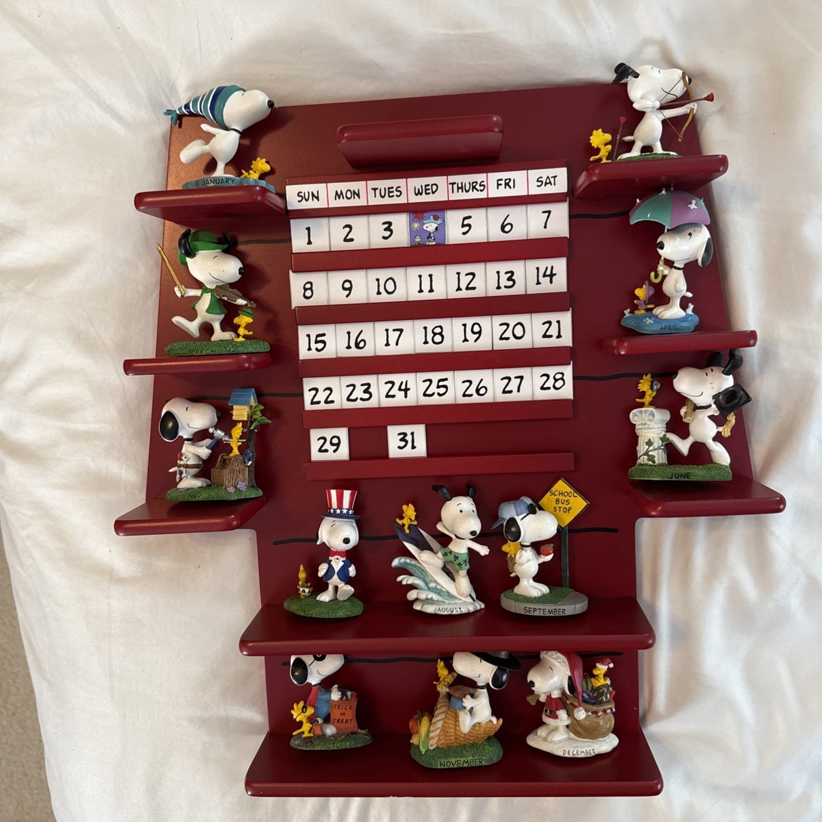 Snoopy Perpetual Calendar & Red Doghouse 12 Figures & Tiles