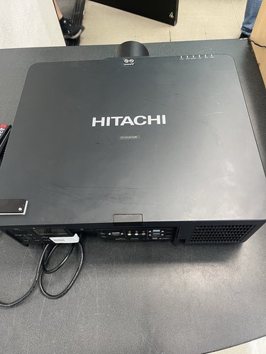 Hitachi Cp-wu8700b Look projecteur salle de confĂ©rence 3lcd đ„ - Photo 2/6