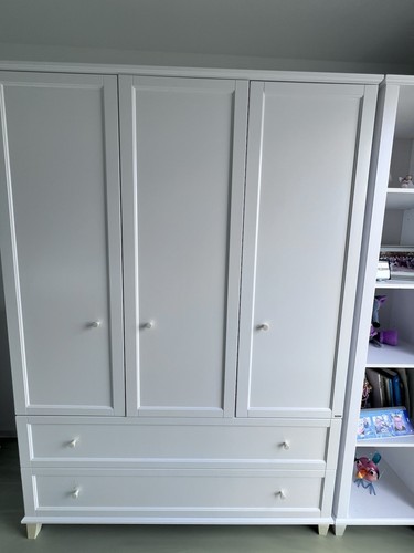 Kinderzimmer Möbel Weiß Bestehend aus Kleiderschrank,Bett,Vitrine, Kommode usw. - Bild 2 von 18