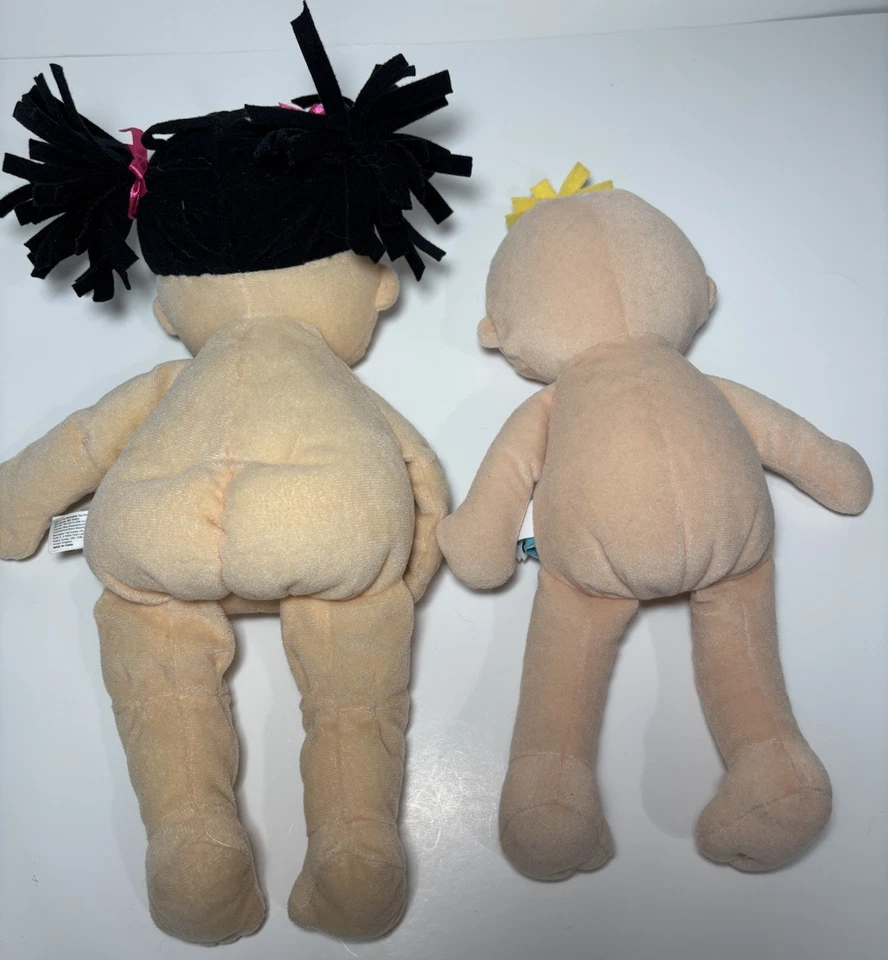 Manhattan Toys Muñeca Bebé de Tela Lote de 2 Peluche Rubio Pelo Negro Foto 4 de 4