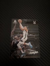 2022-23 Panini Chronicles - Luminance Giannis Antetokounmpo #160