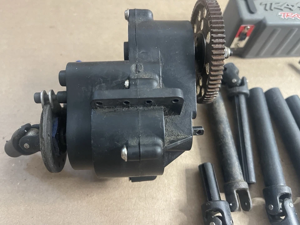 traxxas t maxx 2.5 transmission - Image 3 of 4