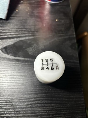 Acuity ESCO-Insulated 6-Speed Shift Knob in White (M10X1.5)