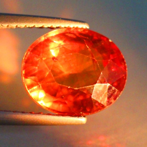 4.35 Cts_Extraordinary Change_100 % Natural Color Change Garnet_Srilanka - Imagen 3 de 5