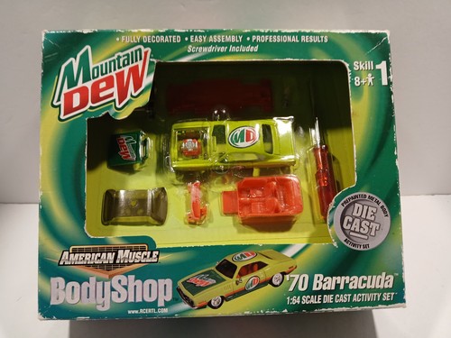 American Muscle 1970 PLYMOUTH BARRACUDA 1:64 model kit - Foto 1 di 3