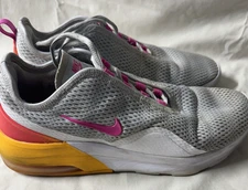 Nike Air Max Motion Womens 10 White Yellow Pink Running Sneakers Lightweight Com