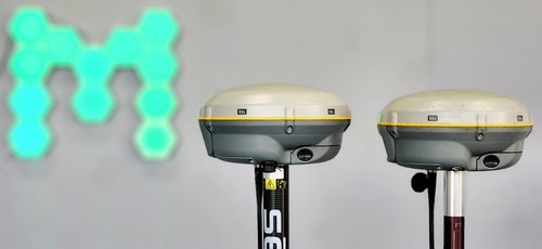 Trimble Dual R8S GPS GNSS Galileo Beidou Base Rover RTK System TSC3 Access 2.4GH - Picture 4 of 9