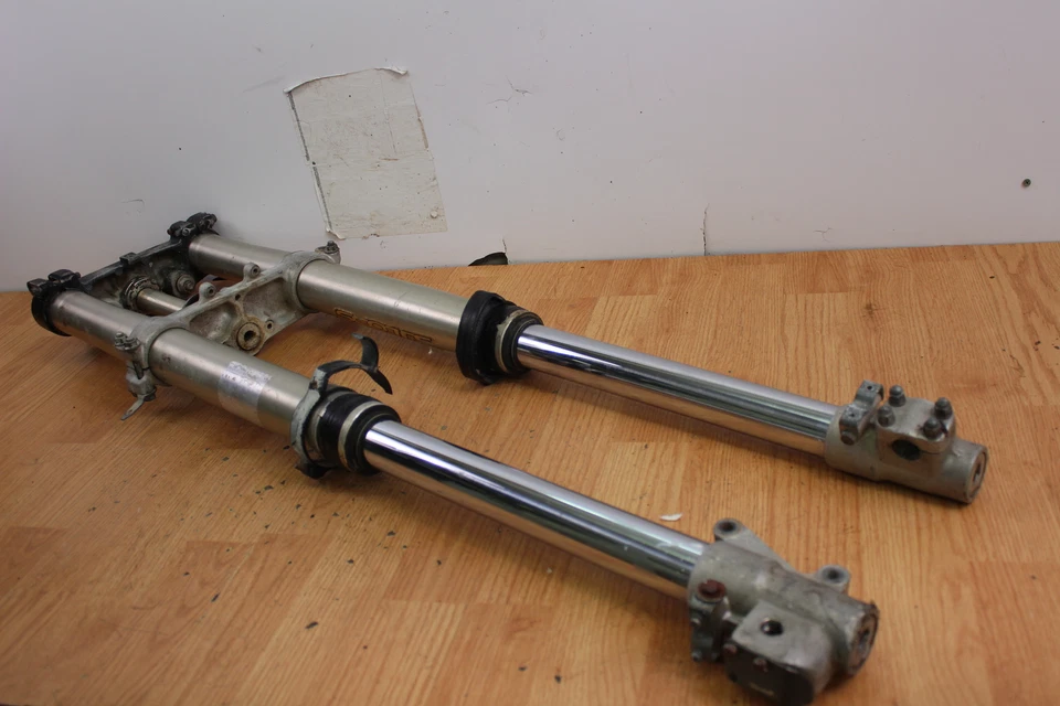 Yamaha YZ250 1989 suspensión delantera/horquillas/abrazaderas triples Foto 3 de 4