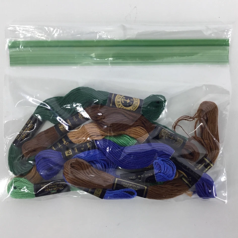 Lot READ Darice Cards Container Cotton Wool Needlepoint Floss Thread 11 Skeins - Image 2 of 4