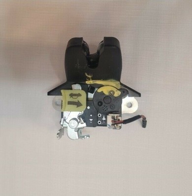 20202021 Hyundai Sonata Hybrid OEM Trunk Lid Lock Latch Assembly