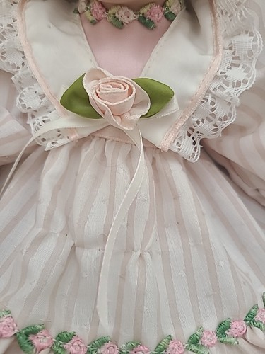 VINTAGE PORCELAIN DOLL with Blonde Curls Blue Eyes Flowered Dress Pink And White - Picture 4 of 6