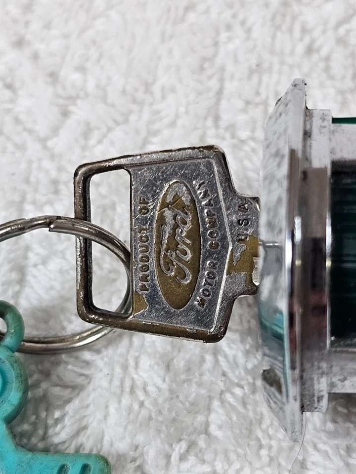 Interruptor de encendido Ford Thunderbird 1964-66 OEM llave original de colección llavero original Foto 3 de 4