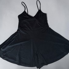Boohoo Black Wrap Front Skort Romper Dress Women’s US 8 Flowy Minimalist