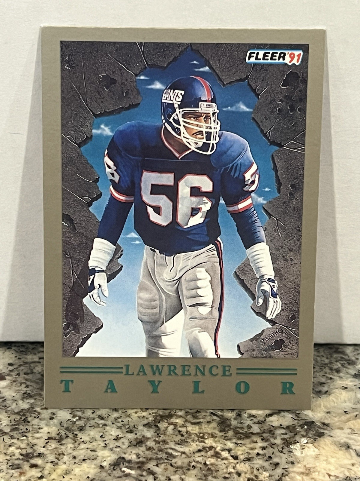 1991 FLEER FOOTBALL LAWRENCE TAYLOR LT PRO VISION CARD #3 NM