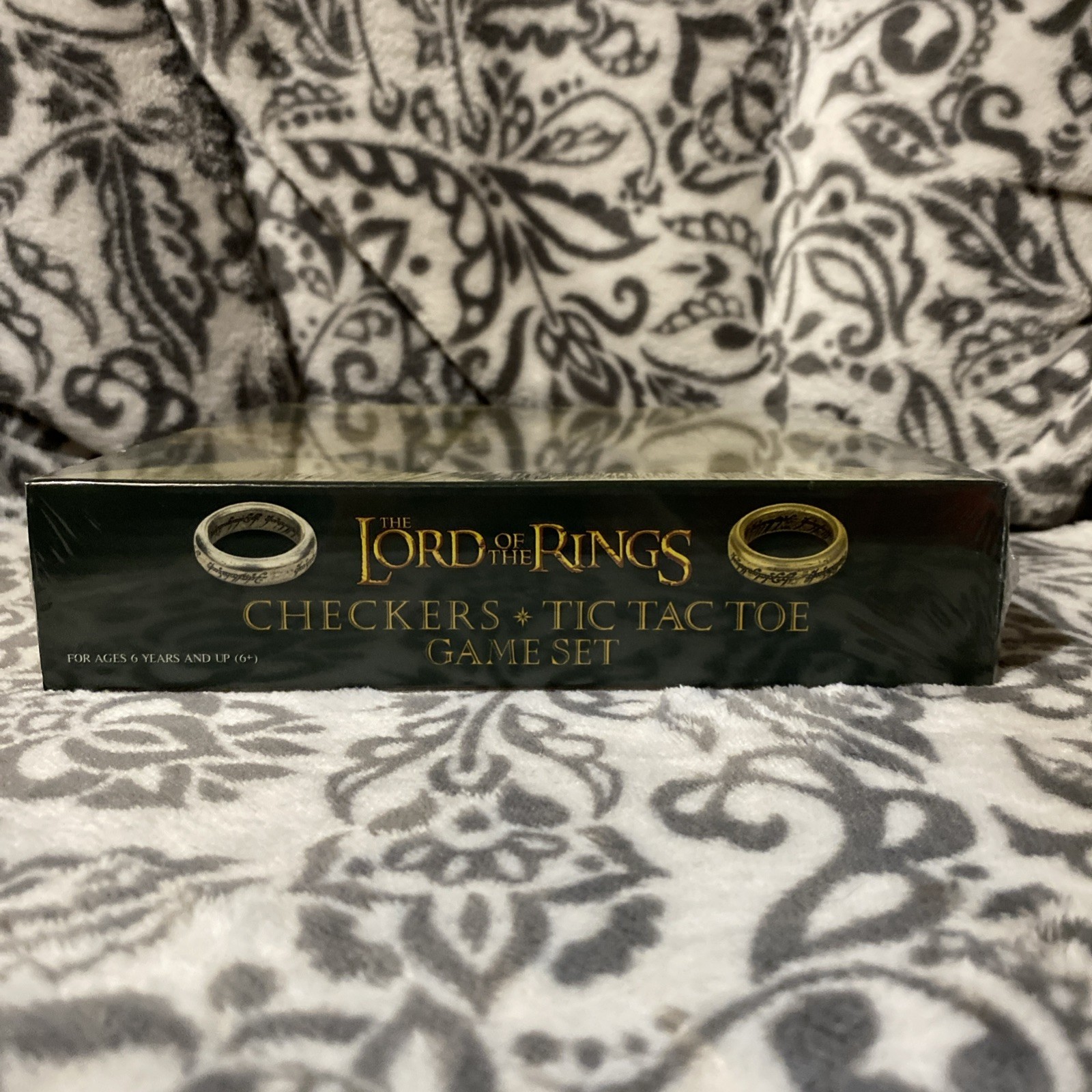 New Lord of the Rings Checkers/Tic Tac Toe Board Game Set Sealed