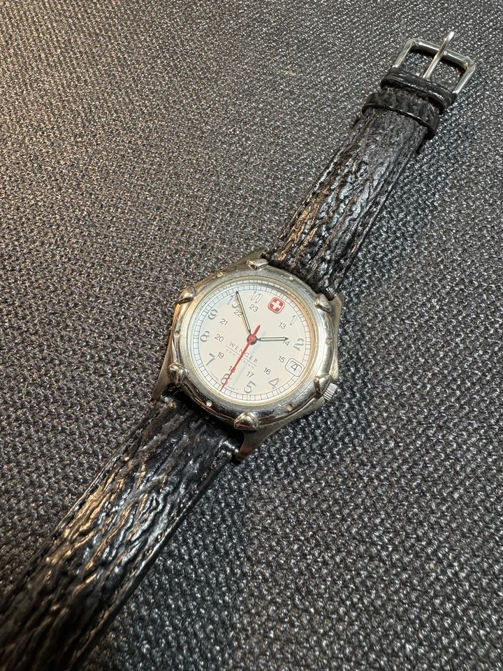 Swiss Army Wenger SAK Design 35mm Watch WR100M Military Time,Date,Black Band - Image 4 of 4