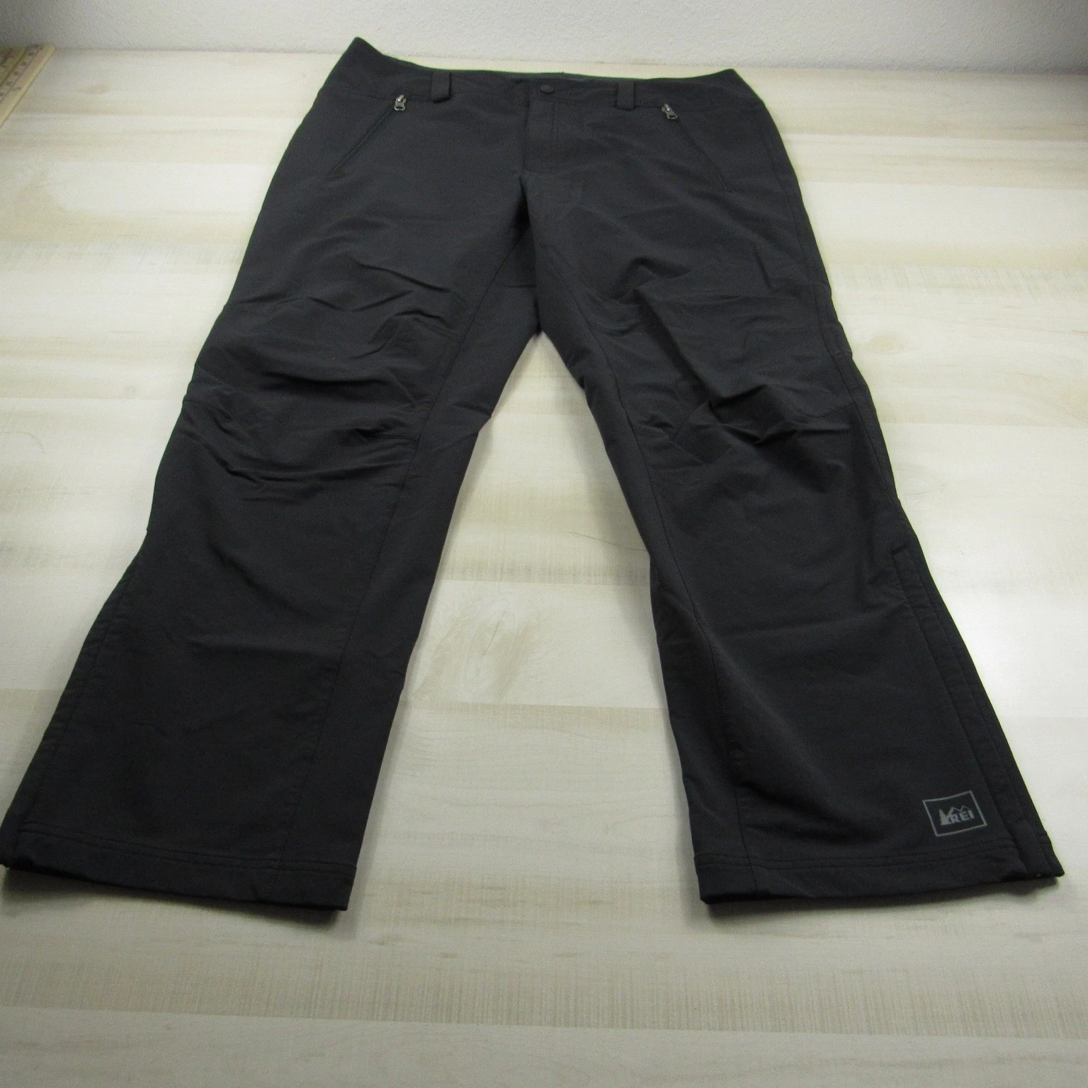 REI Pants Men 38x30 (Actual 37x28) Black Nylon Lightweight Hiking Tech Wicking
Opens in a new window