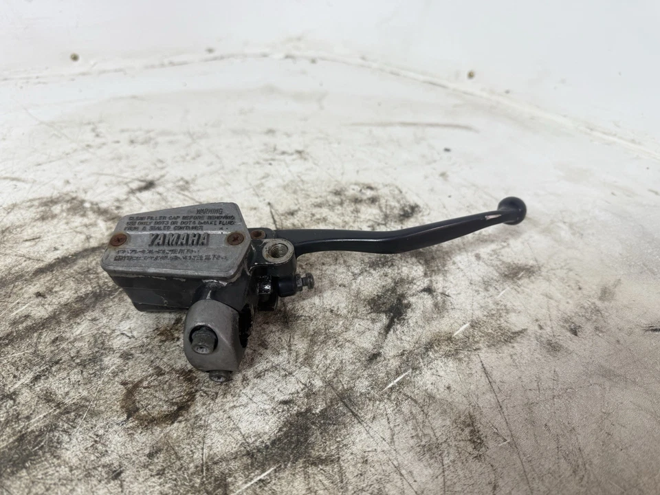 Cilindro maestro de freno delantero derecho Yamaha Radian YX600 1986-1990 FABRICANTE DE EQUIPOS ORIGINALES Foto 4 de 4