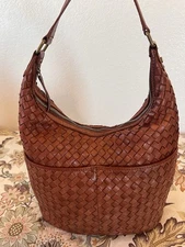 AMERICAN LEATHER CO. BROWN WOVEN LEATHER SHOULDER BAG