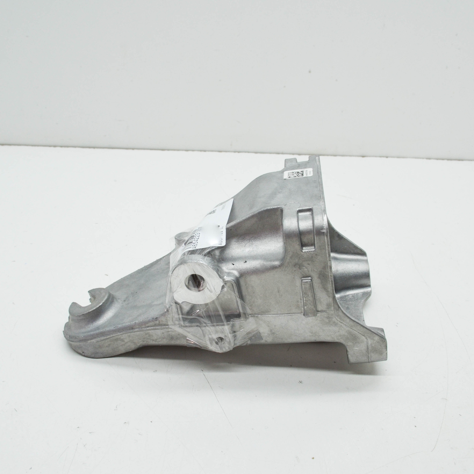 MERCEDES-BENZ A W177 Engine Bracket Right Side A6542231000 NEW  