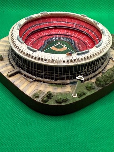 Busch Stadium Replica 1966-2005 (No Box) SGA - Picture 4 of 7
