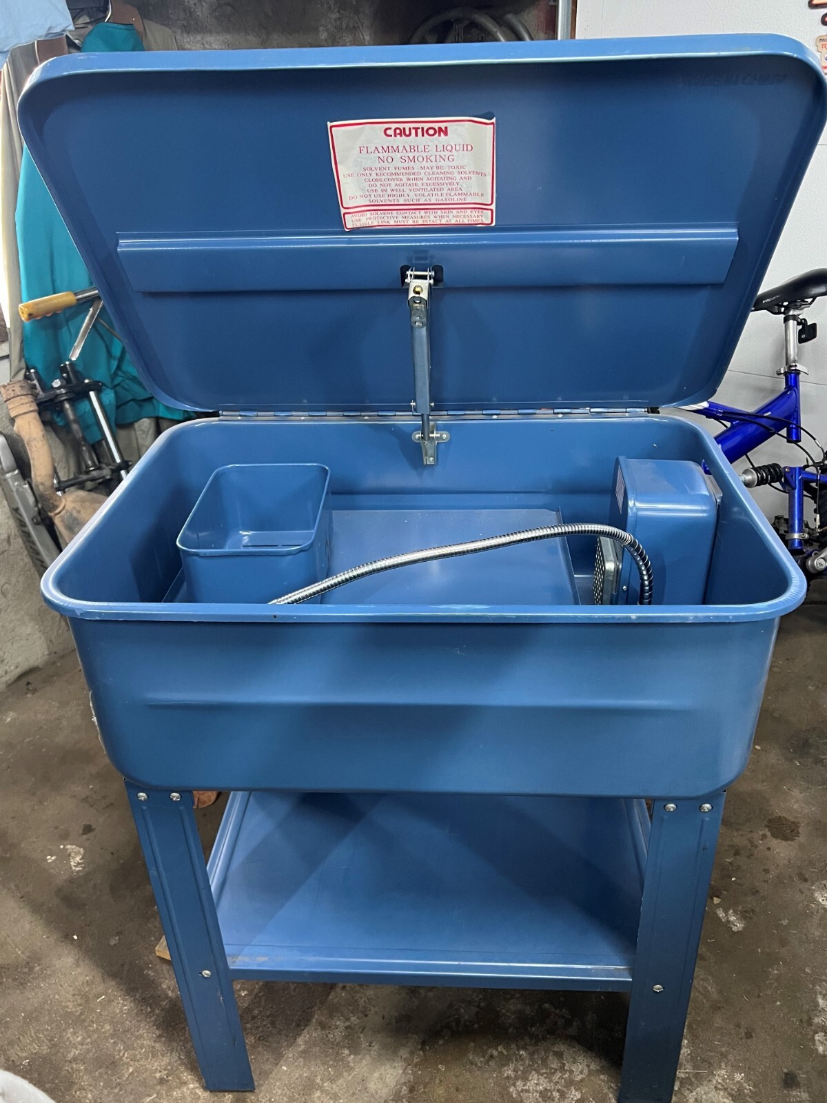 Automotive Parts Washer with 7 gallons of New ZEP Cleaning Degreasing