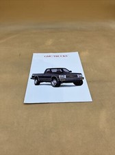 1990 GMC TRUCKS DEALER SHOWROOM FOLDOUT SALES BROCHURE CATALOG BOOKLET.
