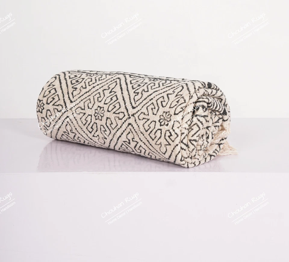 Manta de algodón suave tejida a mano 50"x70" blanca y negra con flecos tiradas Foto 4 de 4