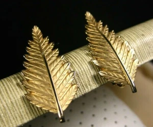 Vintage Elegent Classic Roman Floral Gold Plated Alder Leaf Clip-On Earrings USA