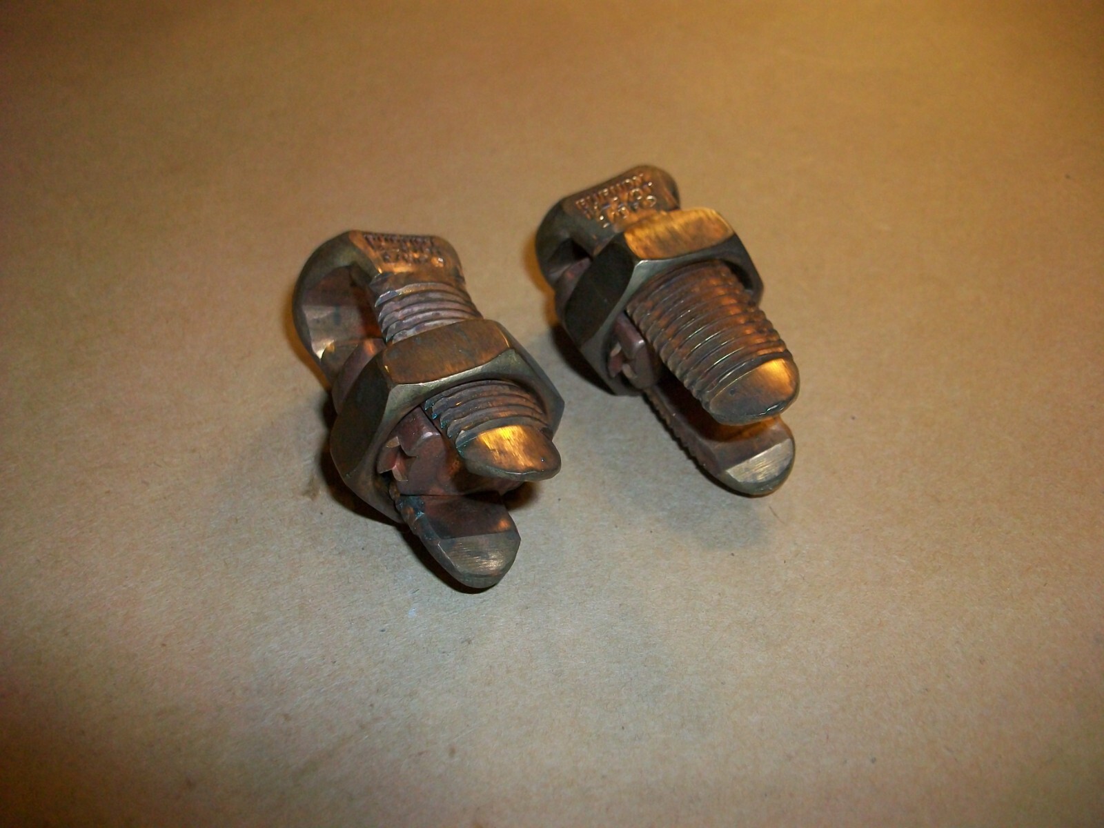 BURNDY Split Bolt Connector Ks26 DB 3570 142/ot 2/or KS26DB NOS for