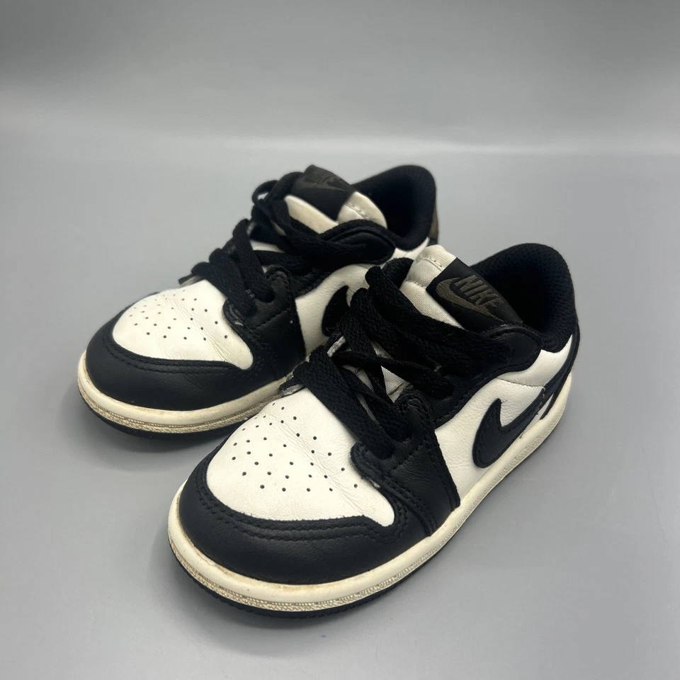 Niños pequeños Nike Air Jordan 1 Retro Bajo OG Zapatos 'Mocha' FQ5435 102 - Talla 8C Foto 2 de 4