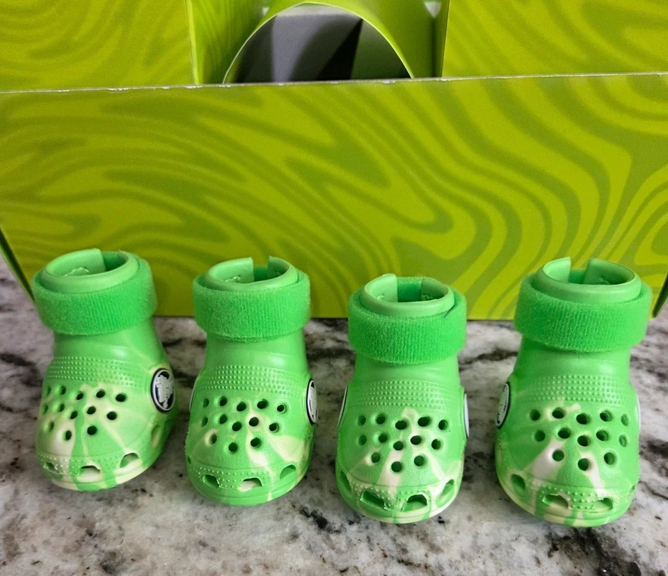 Zapatos Bark Crocs verde lima para perro talla pequeña nuevos en caja Foto 2 de 4