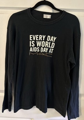 MAC cosmetics long sleeve T-shirt Viva Glam Aids Day  Size Large