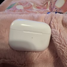 AirPod Pro 2nd Generation MagSafe Charging Case USB-C, White No Charging Cable