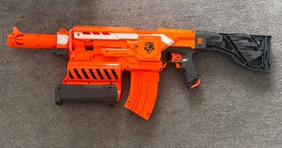 Nerf N-Strike Elite Demolisher 2-in-1 Blaster mit Aufsätzen und Darts 
