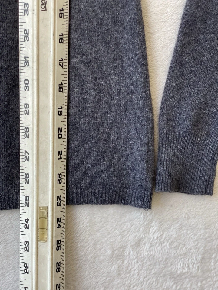 Suéter para mujer Theory lana cachemir cuello alto gris talla mediana Foto 3 de 4